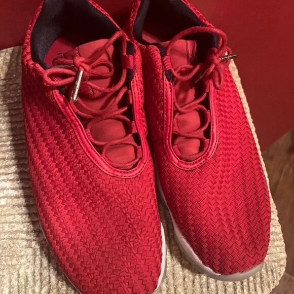 Nike Air Jordan 718948-601 Future Low Gym Red Size 9 Basketball Shoe - Picture 2 of 8